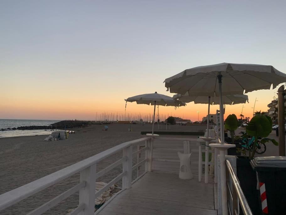 Bilocale A Due Passi Dal Porto E Dal Mare Apartment Lido di Ostia Ngoại thất bức ảnh