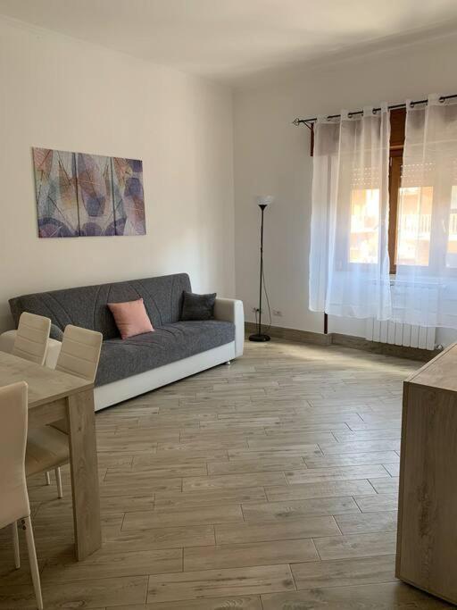 Bilocale A Due Passi Dal Porto E Dal Mare Apartment Lido di Ostia Ngoại thất bức ảnh