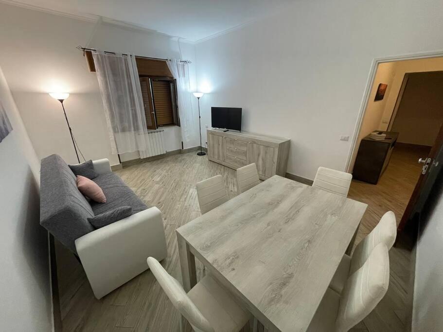 Bilocale A Due Passi Dal Porto E Dal Mare Apartment Lido di Ostia Ngoại thất bức ảnh